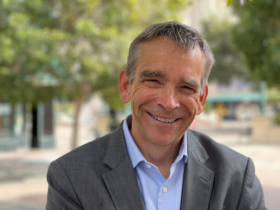 Peter Waller headshot